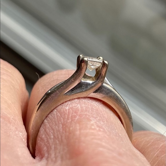 Diamond engagement ring w/papers. Wht gold - Picture 8 of 9